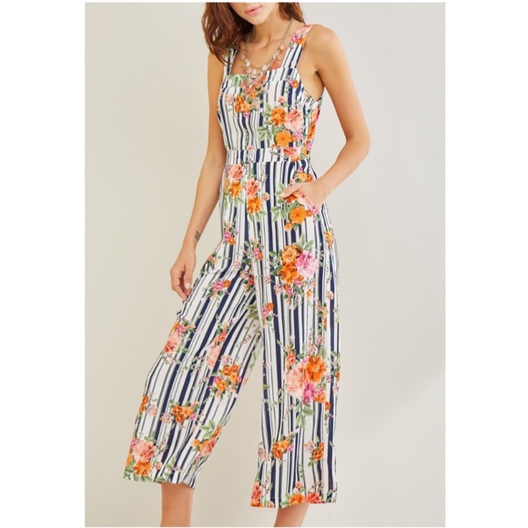 SALE! Floral print jumpsuit - Picture 4 of 5